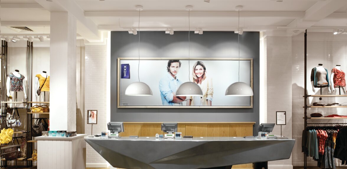 verlichting voor balies en caissières, winkel Mexx, Den Bosch