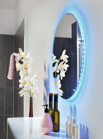 Eclairage des miroirs colorés